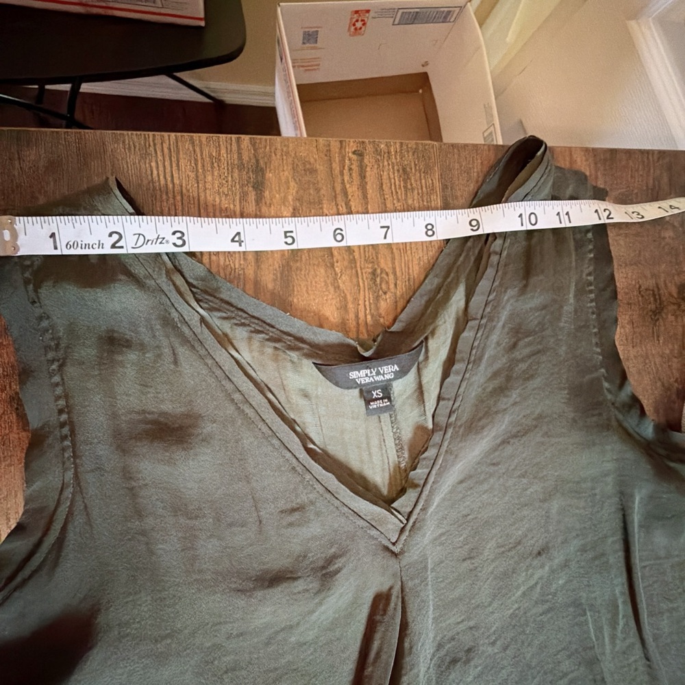 Simply Vera Vera Wang Olive Green V-Neck Sleeveless Tank, Oldie but Goodie!! - Picture 7 of 9